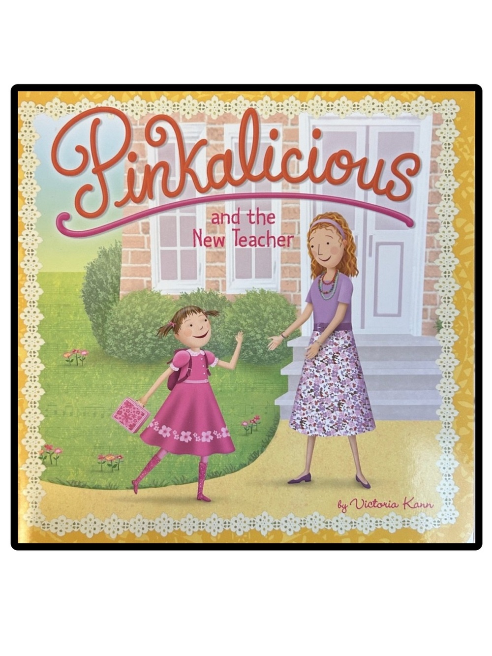 BUNDLE & SAVE🎉 Pinkalicious and the New Teacher Book Softcover